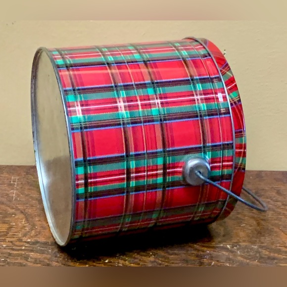 Vintage Red Scottish Tartan Plaid Pattern Metal Handled Biscuit Tin - Picture 5 of 15